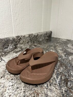 Women’s Crocs Sandals Size 8